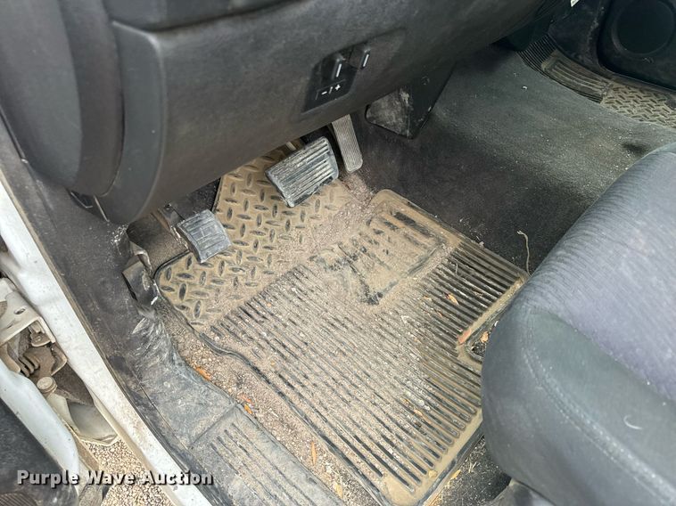 image for item EH6674 2012 Chevrolet Silverado 1500 Crew Cab pickup truck