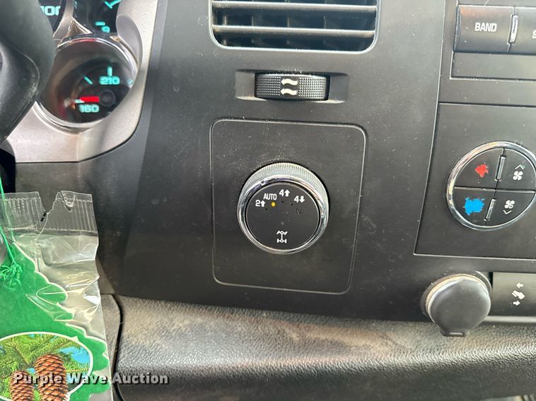 image for item EH6674 2012 Chevrolet Silverado 1500 Crew Cab pickup truck