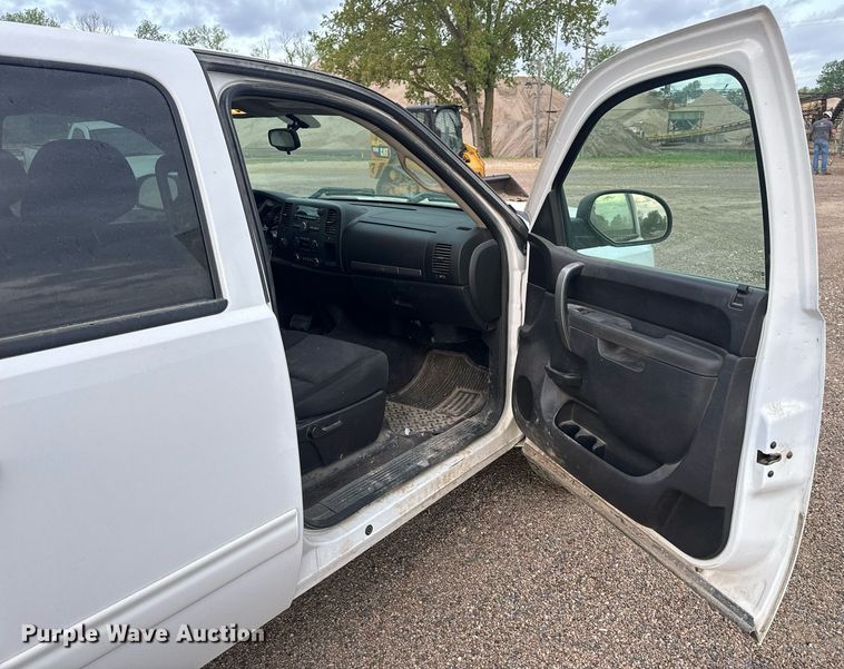 image for item EH6674 2012 Chevrolet Silverado 1500 Crew Cab pickup truck