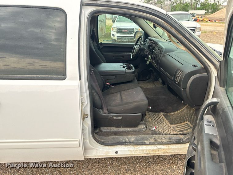 image for item EH6674 2012 Chevrolet Silverado 1500 Crew Cab pickup truck