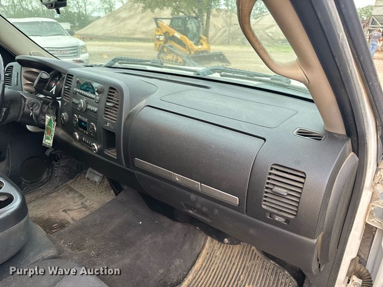 image for item EH6674 2012 Chevrolet Silverado 1500 Crew Cab pickup truck