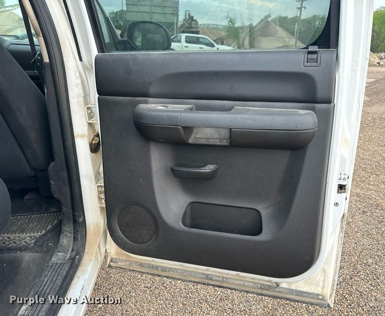 image for item EH6674 2012 Chevrolet Silverado 1500 Crew Cab pickup truck