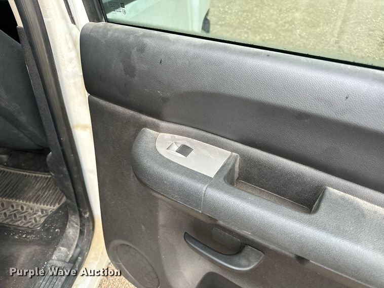 image for item EH6674 2012 Chevrolet Silverado 1500 Crew Cab pickup truck