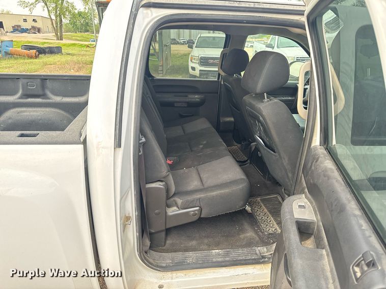 image for item EH6674 2012 Chevrolet Silverado 1500 Crew Cab pickup truck