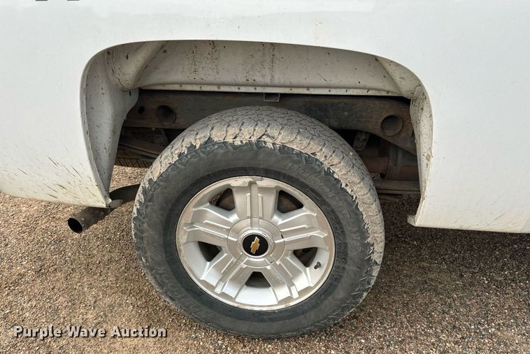 image for item EH6674 2012 Chevrolet Silverado 1500 Crew Cab pickup truck