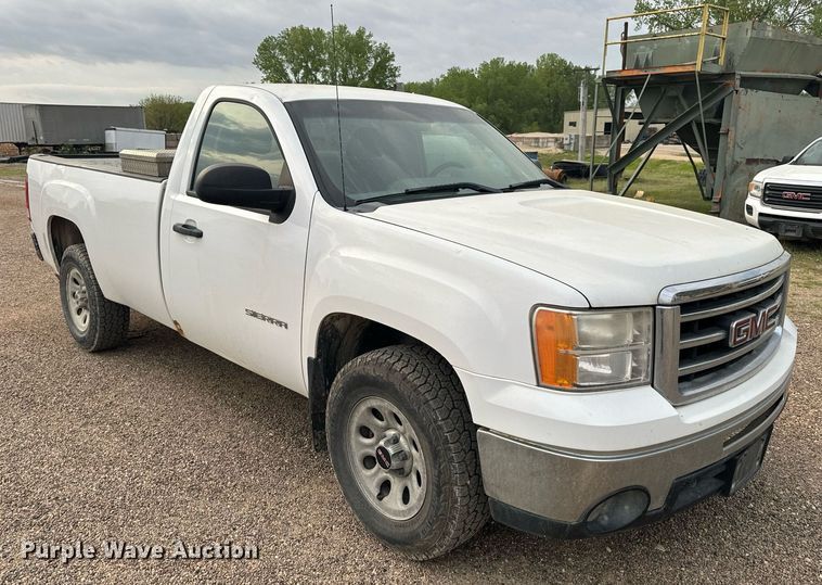 image for item EH6675 2013 GMC Sierra 1500 pickup truck