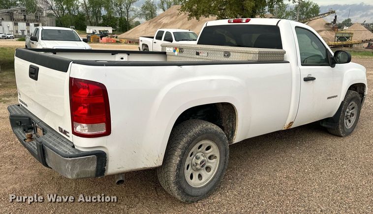 image for item EH6675 2013 GMC Sierra 1500 pickup truck