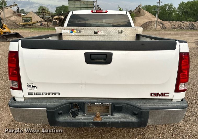 image for item EH6675 2013 GMC Sierra 1500 pickup truck