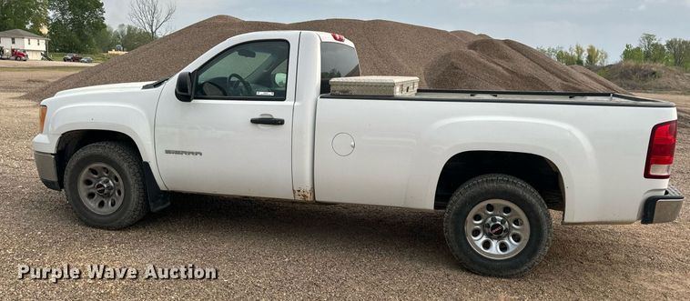 image for item EH6675 2013 GMC Sierra 1500 pickup truck