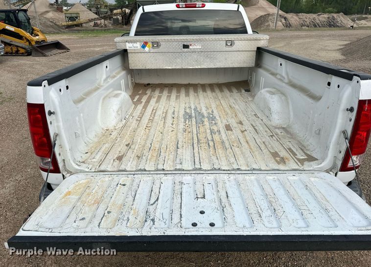 image for item EH6675 2013 GMC Sierra 1500 pickup truck