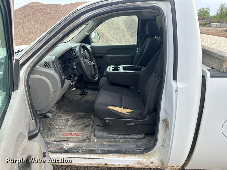 image for item EH6675 2013 GMC Sierra 1500 pickup truck
