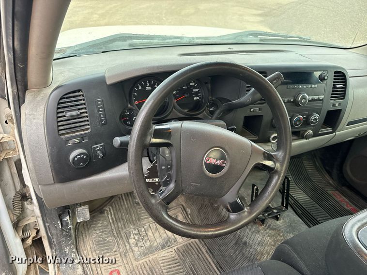 image for item EH6675 2013 GMC Sierra 1500 pickup truck