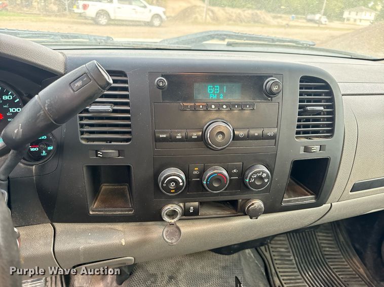 image for item EH6675 2013 GMC Sierra 1500 pickup truck