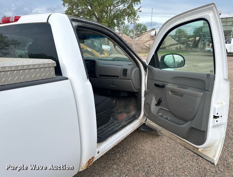 image for item EH6675 2013 GMC Sierra 1500 pickup truck