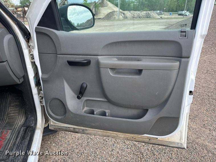 image for item EH6675 2013 GMC Sierra 1500 pickup truck