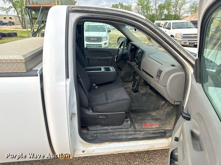 image for item EH6675 2013 GMC Sierra 1500 pickup truck