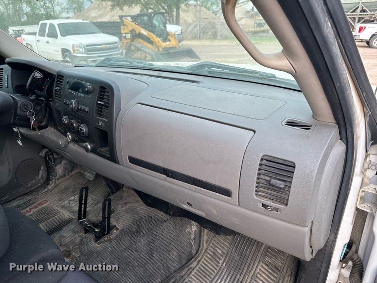 image for item EH6675 2013 GMC Sierra 1500 pickup truck