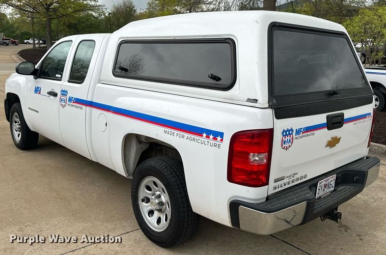 image for item EH6680 2012 Chevrolet Silverado 1500 Ext. Cab pickup truck