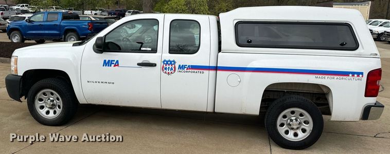 image for item EH6680 2012 Chevrolet Silverado 1500 Ext. Cab pickup truck