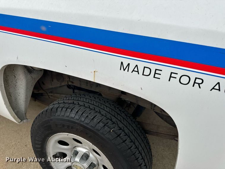 image for item EH6680 2012 Chevrolet Silverado 1500 Ext. Cab pickup truck