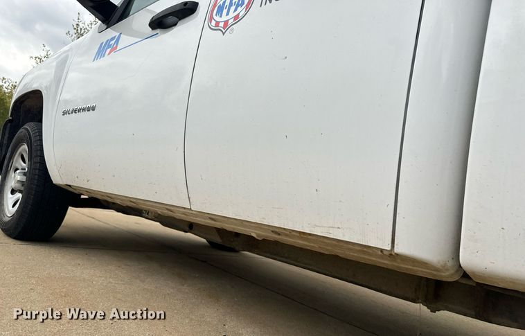 image for item EH6680 2012 Chevrolet Silverado 1500 Ext. Cab pickup truck