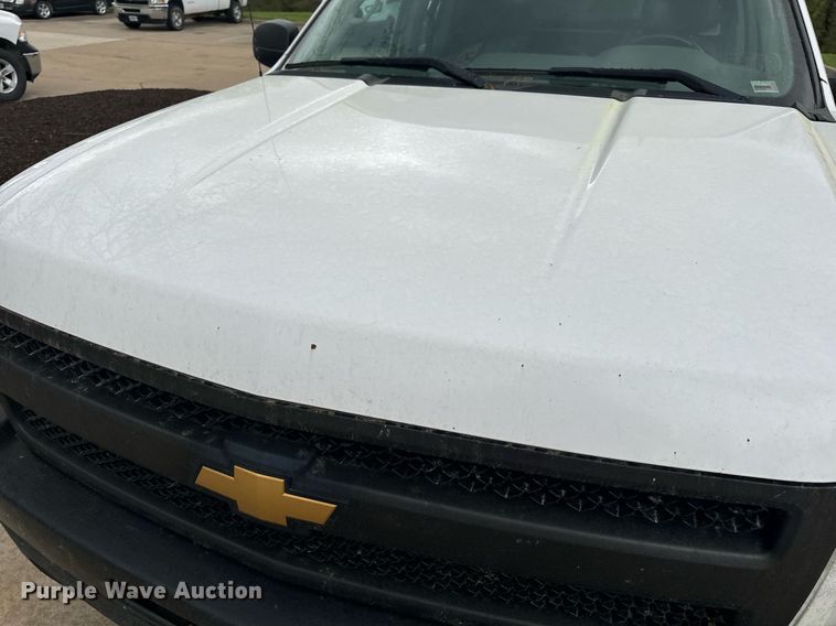 image for item EH6680 2012 Chevrolet Silverado 1500 Ext. Cab pickup truck