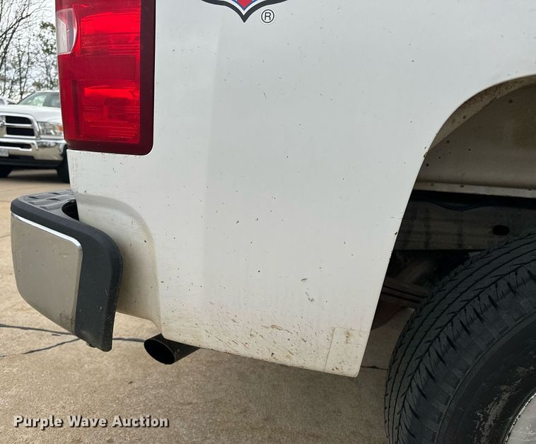 image for item EH6680 2012 Chevrolet Silverado 1500 Ext. Cab pickup truck