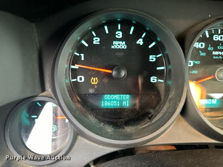 image for item EH6680 2012 Chevrolet Silverado 1500 Ext. Cab pickup truck