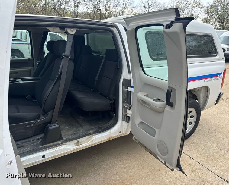 image for item EH6680 2012 Chevrolet Silverado 1500 Ext. Cab pickup truck