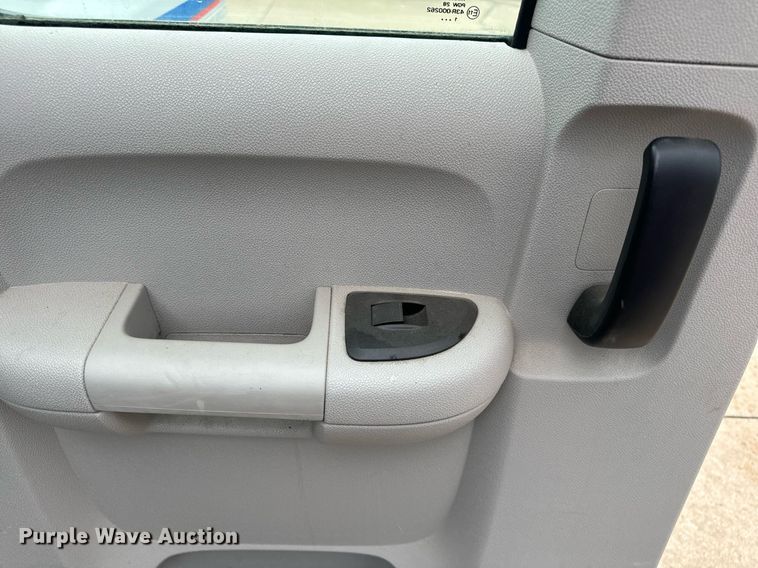 image for item EH6680 2012 Chevrolet Silverado 1500 Ext. Cab pickup truck