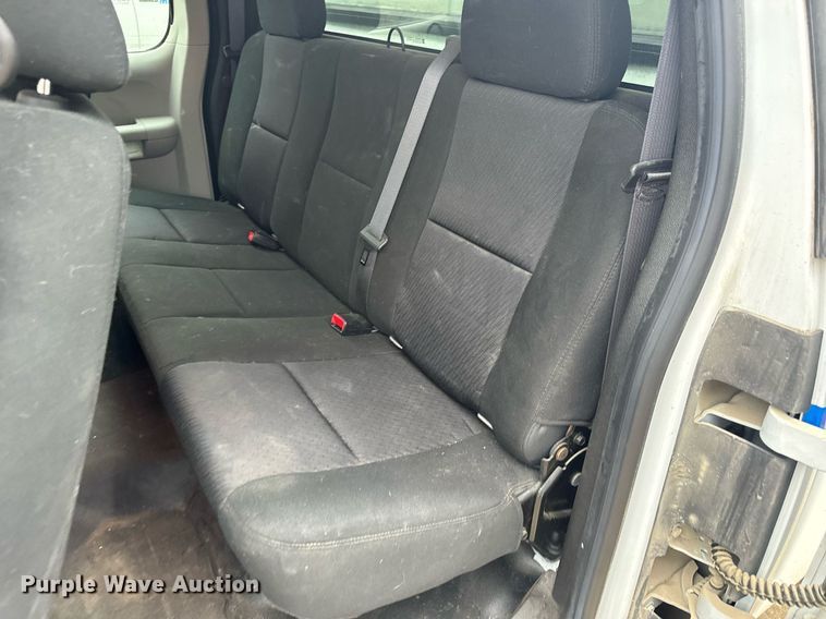 image for item EH6680 2012 Chevrolet Silverado 1500 Ext. Cab pickup truck