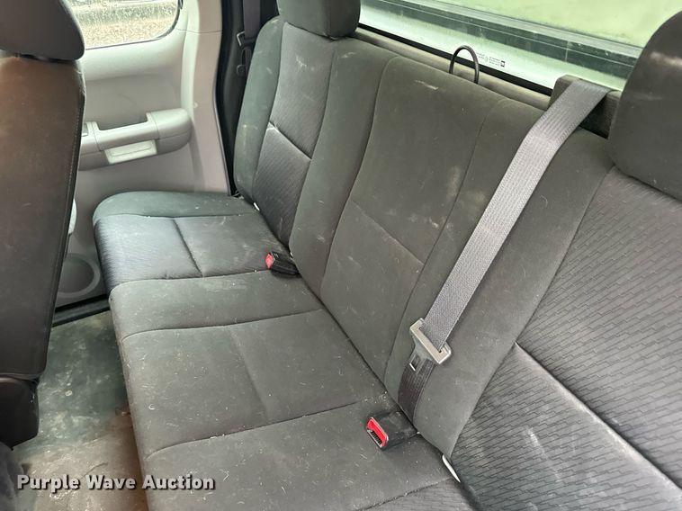 image for item EH6680 2012 Chevrolet Silverado 1500 Ext. Cab pickup truck