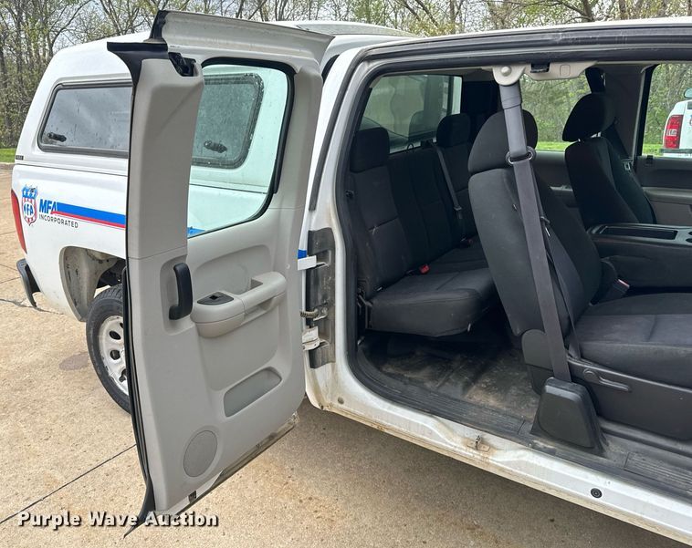 image for item EH6680 2012 Chevrolet Silverado 1500 Ext. Cab pickup truck