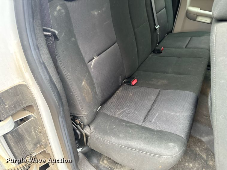 image for item EH6680 2012 Chevrolet Silverado 1500 Ext. Cab pickup truck