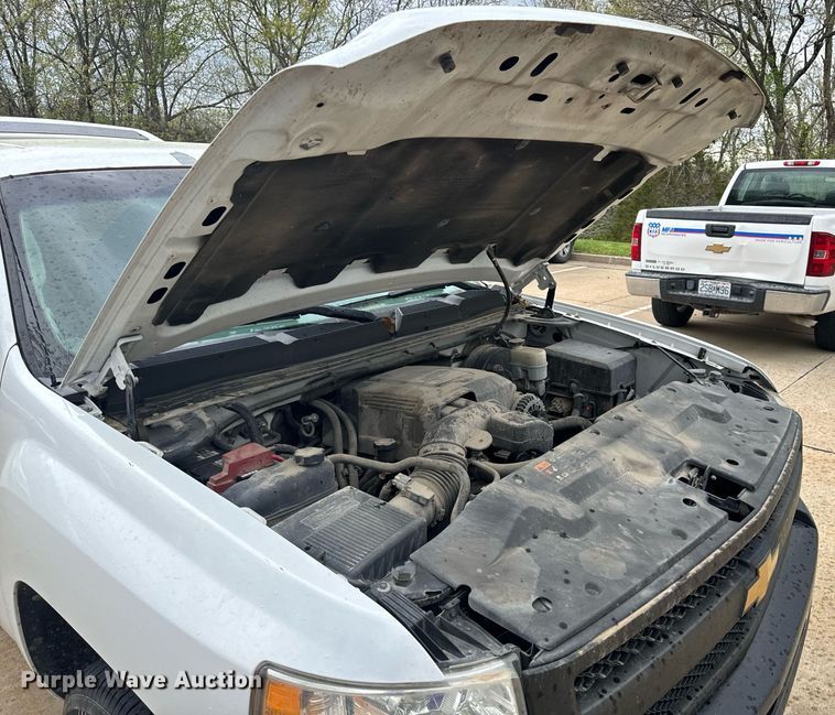 image for item EH6680 2012 Chevrolet Silverado 1500 Ext. Cab pickup truck