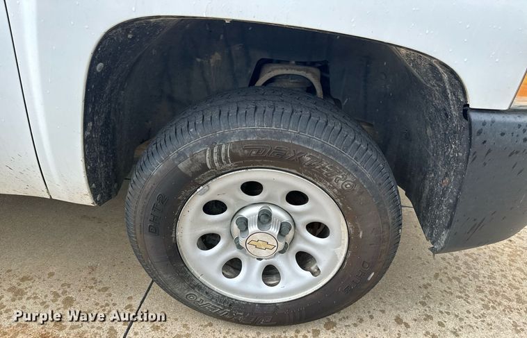 image for item EH6680 2012 Chevrolet Silverado 1500 Ext. Cab pickup truck