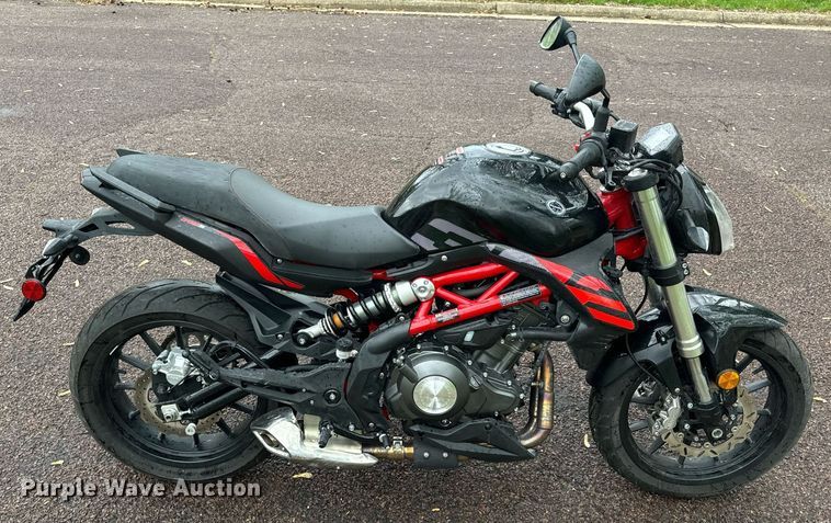 image for item EH6686 2022 Benelli 302S motorcycle