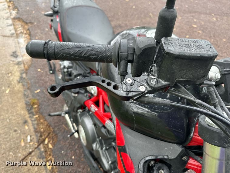 image for item EH6686 2022 Benelli 302S motorcycle