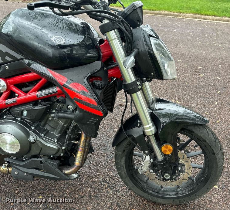 image for item EH6686 2022 Benelli 302S motorcycle