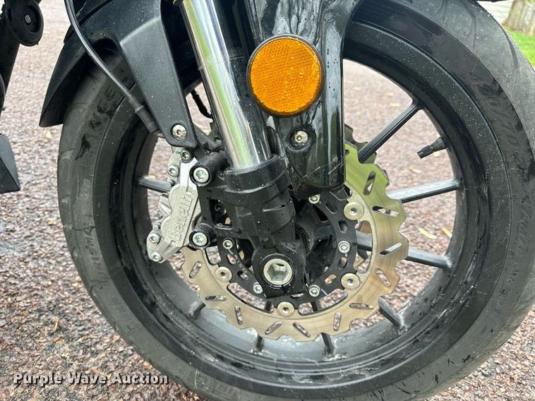 image for item EH6686 2022 Benelli 302S motorcycle