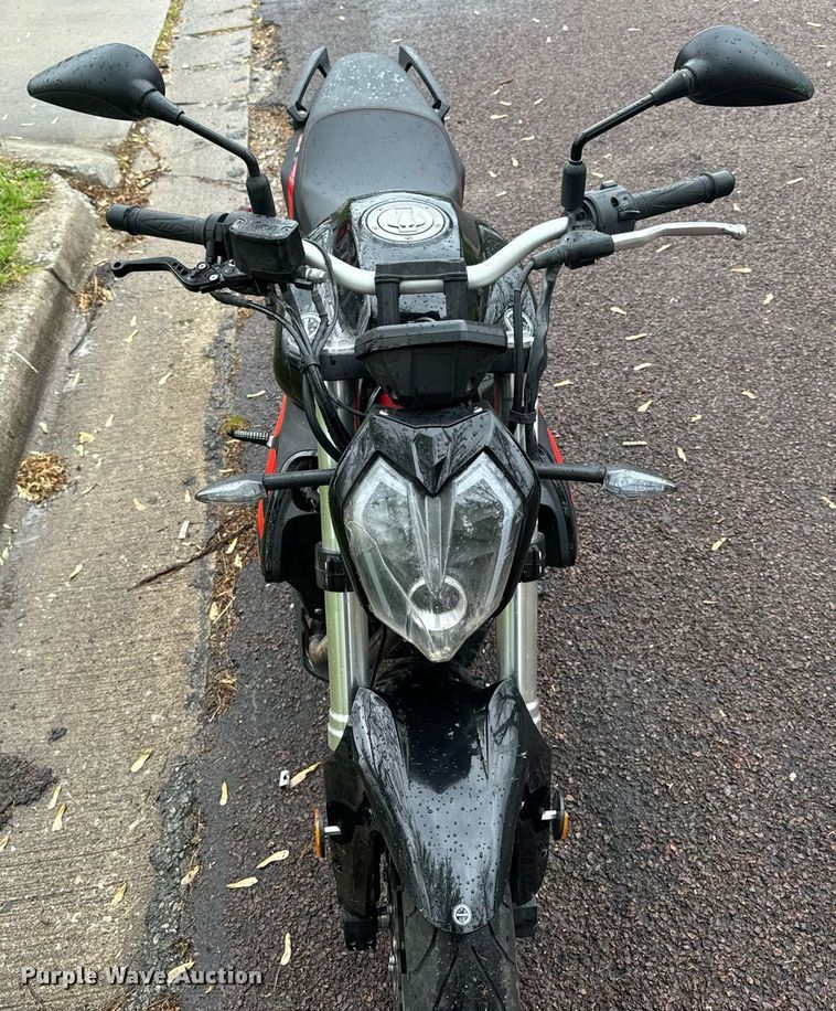 image for item EH6686 2022 Benelli 302S motorcycle