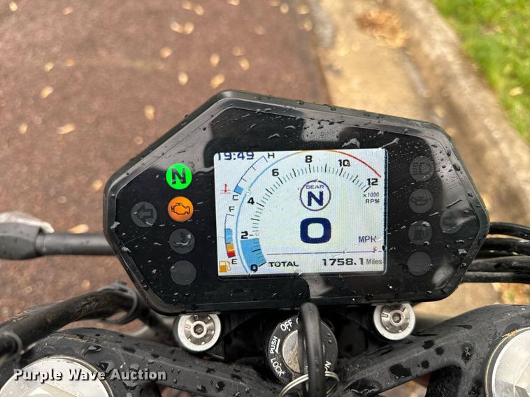 image for item EH6686 2022 Benelli 302S motorcycle