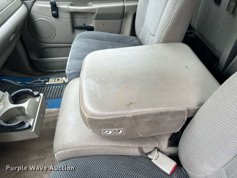 image for item EH6687 2005 Dodge Ram 1500 pickup truck