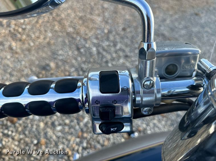 image for item EH6690 2005 Kawasaki  Vulcan 1600 motorcycle