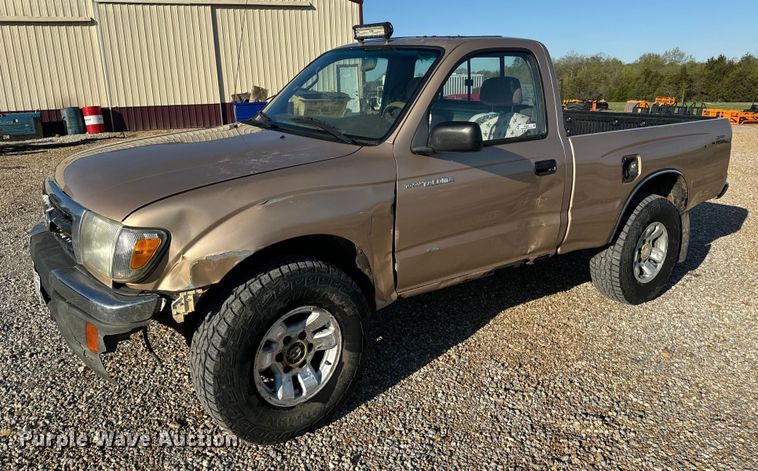 image for item EH6692 1999 Toyota  Tacoma pickup truck