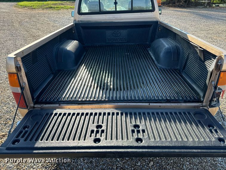 image for item EH6692 1999 Toyota  Tacoma pickup truck