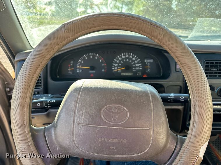 image for item EH6692 1999 Toyota  Tacoma pickup truck