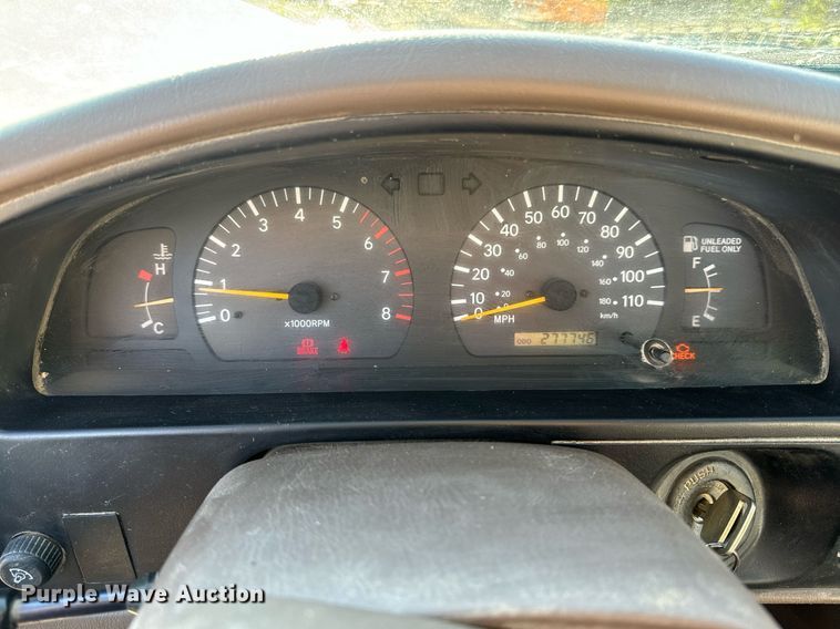 image for item EH6692 1999 Toyota  Tacoma pickup truck