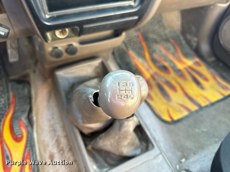 image for item EH6692 1999 Toyota  Tacoma pickup truck