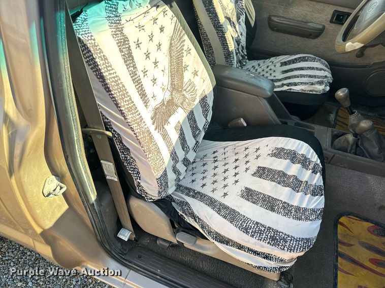 image for item EH6692 1999 Toyota  Tacoma pickup truck